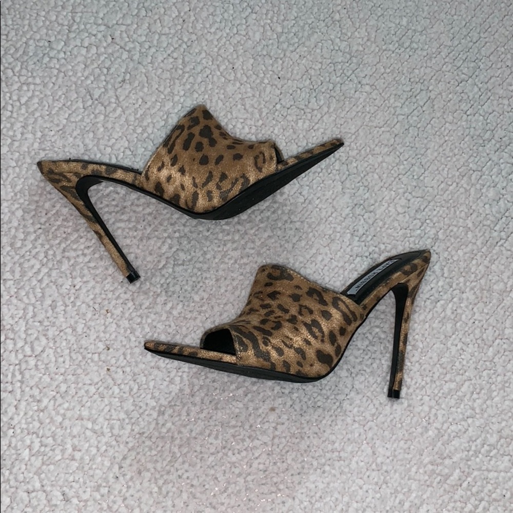 SOLD!!! New Cape Robbin Leopard Print Mule Pumps